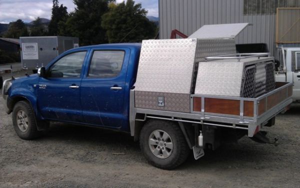 Custom tool boxes Ace Engineering Dog Boxes Alloy Crates Bull
